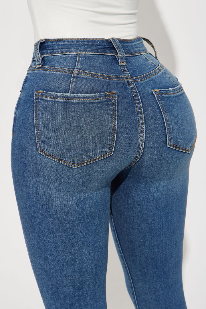 Kinsley Control Curvy Stretch Skinny Jeans - Medium Wash
