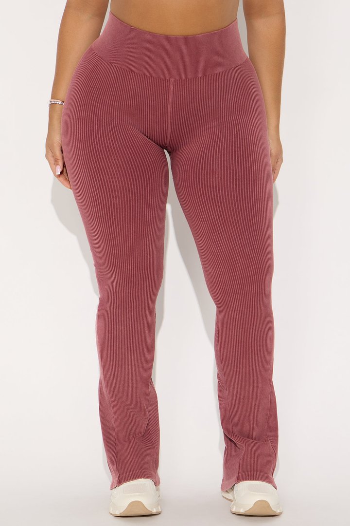 Mia Ribbed Seamless Flare Pant - Sangria