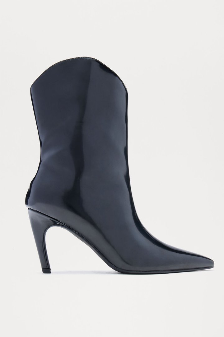 Mae Pointed Toe Booties - Black