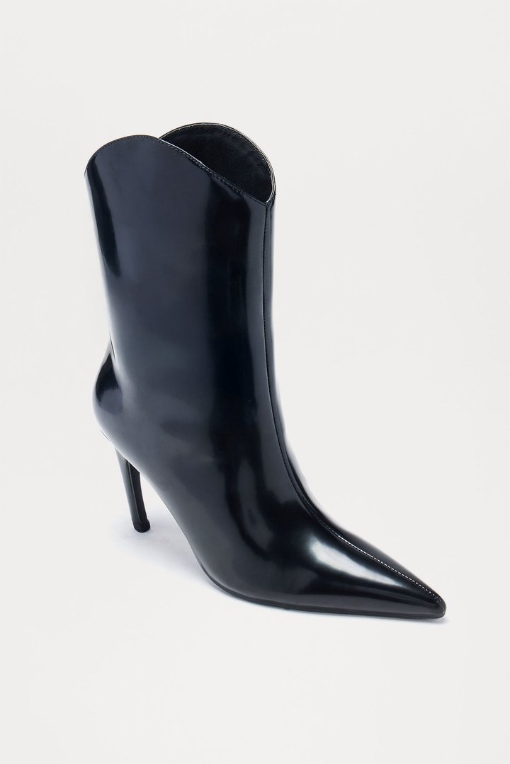 Mae Pointed Toe Booties - Black