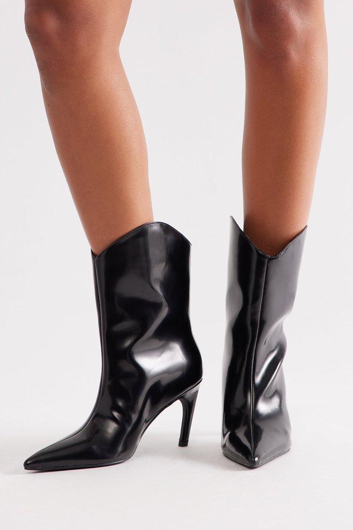 Mae Pointed Toe Booties - Black