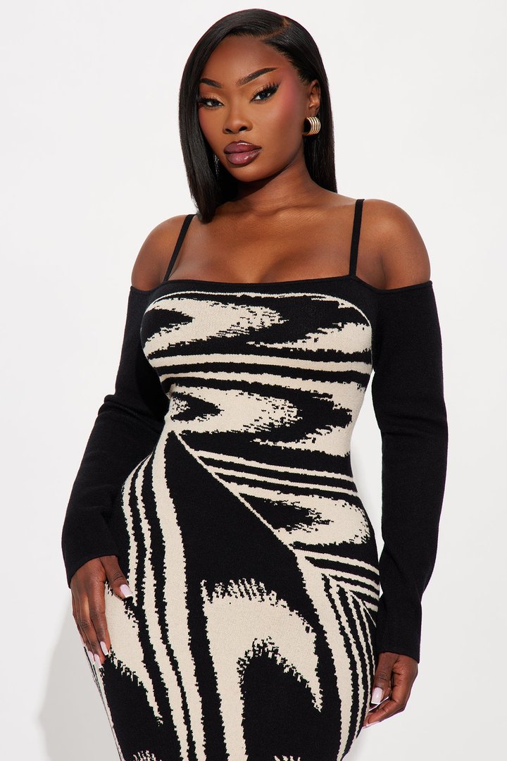 Talking Sweet Sweater Maxi Dress - Black/combo