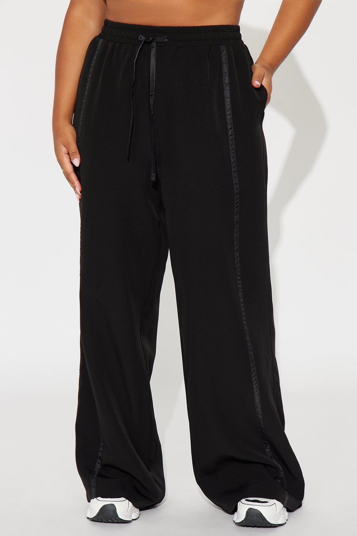 Kasia High Rise Crepe Woven Wide Leg Pant 33 - Black