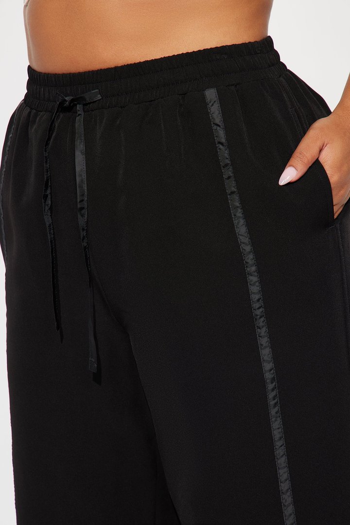 Kasia High Rise Crepe Woven Wide Leg Pant 33 - Black