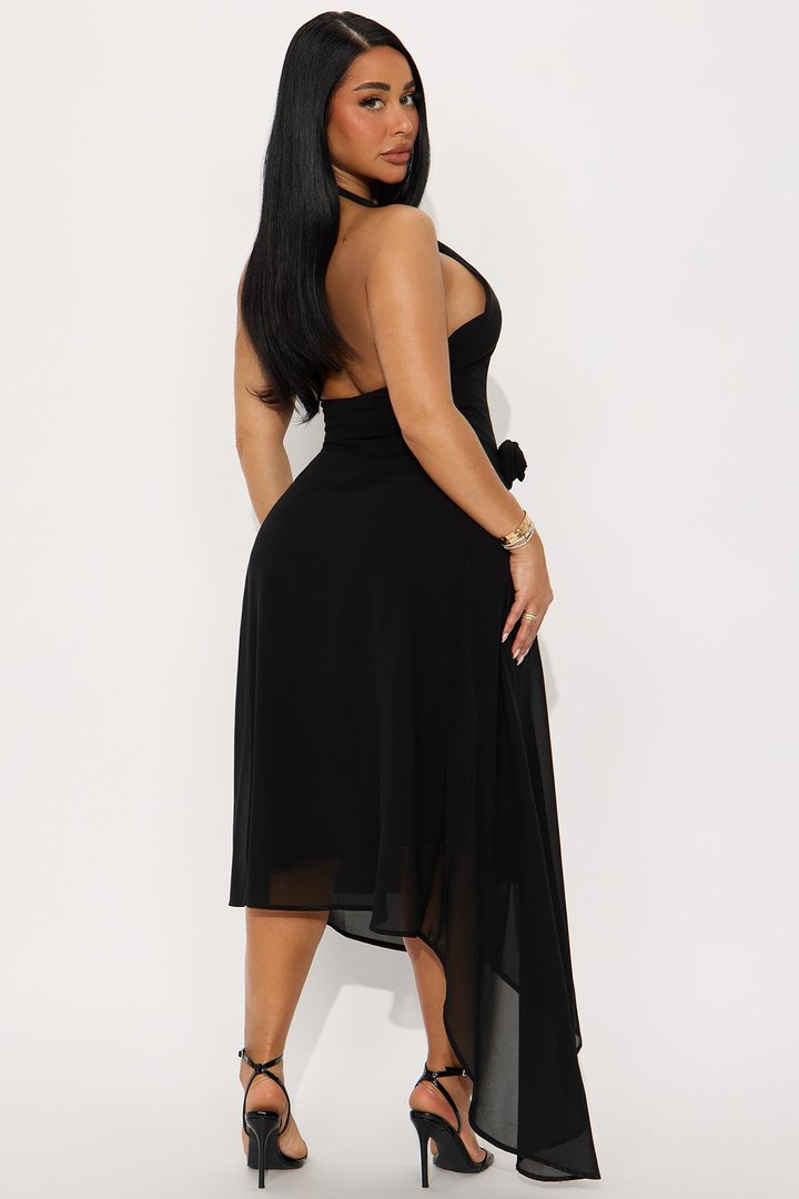 Staying Close Halter Maxi Dress - Black