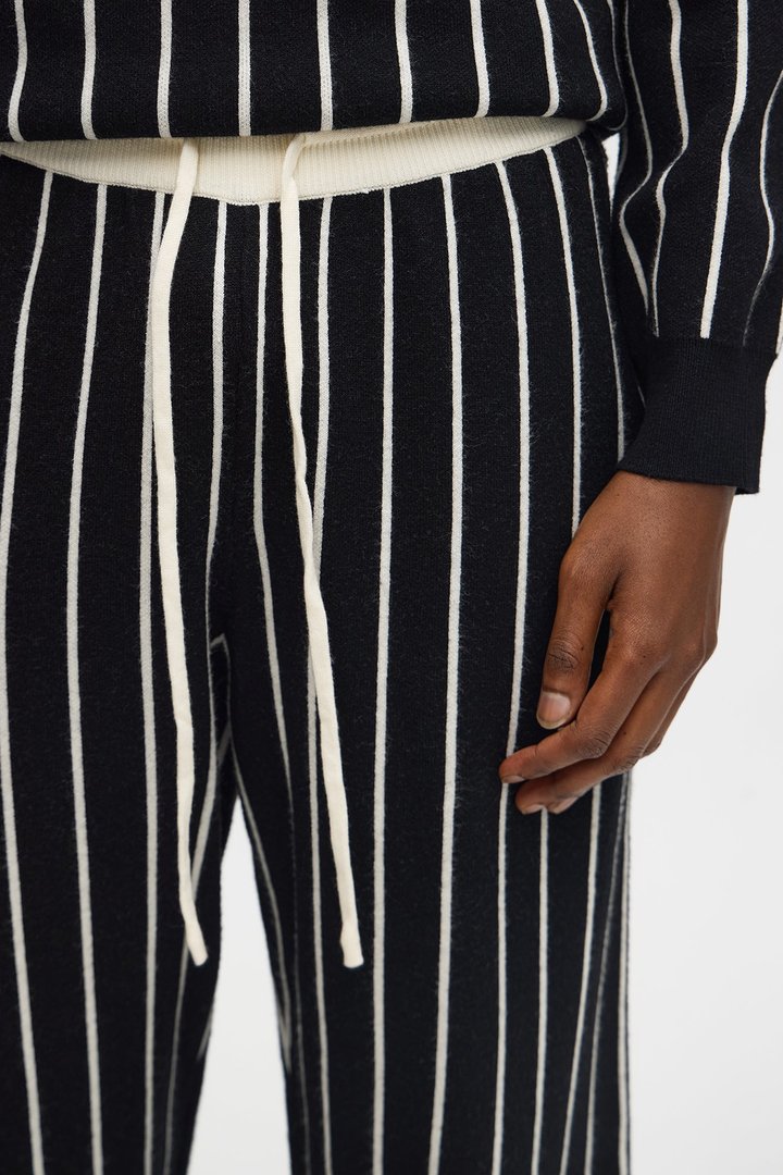 Straight Pinstripe Posh Sweater Knit Pant - Black/combo