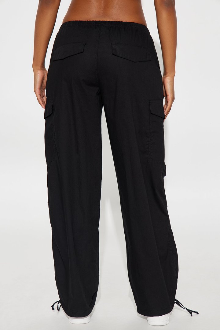 Street Smart Cargo Parachute Pant - Black