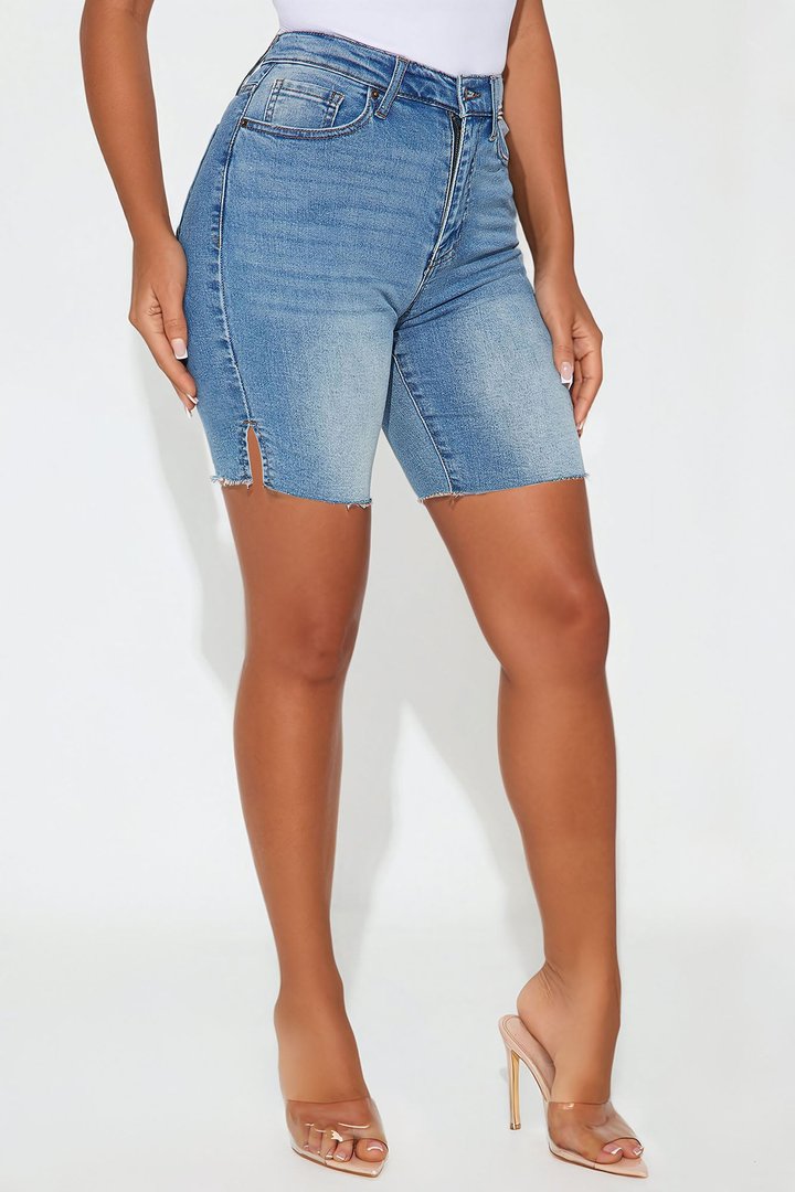 Everything's Good Super Stretch Denim Bermudas - Medium Blue Wash