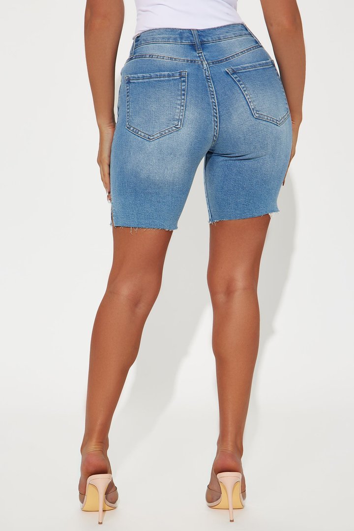 Everything's Good Super Stretch Denim Bermudas - Medium Blue Wash
