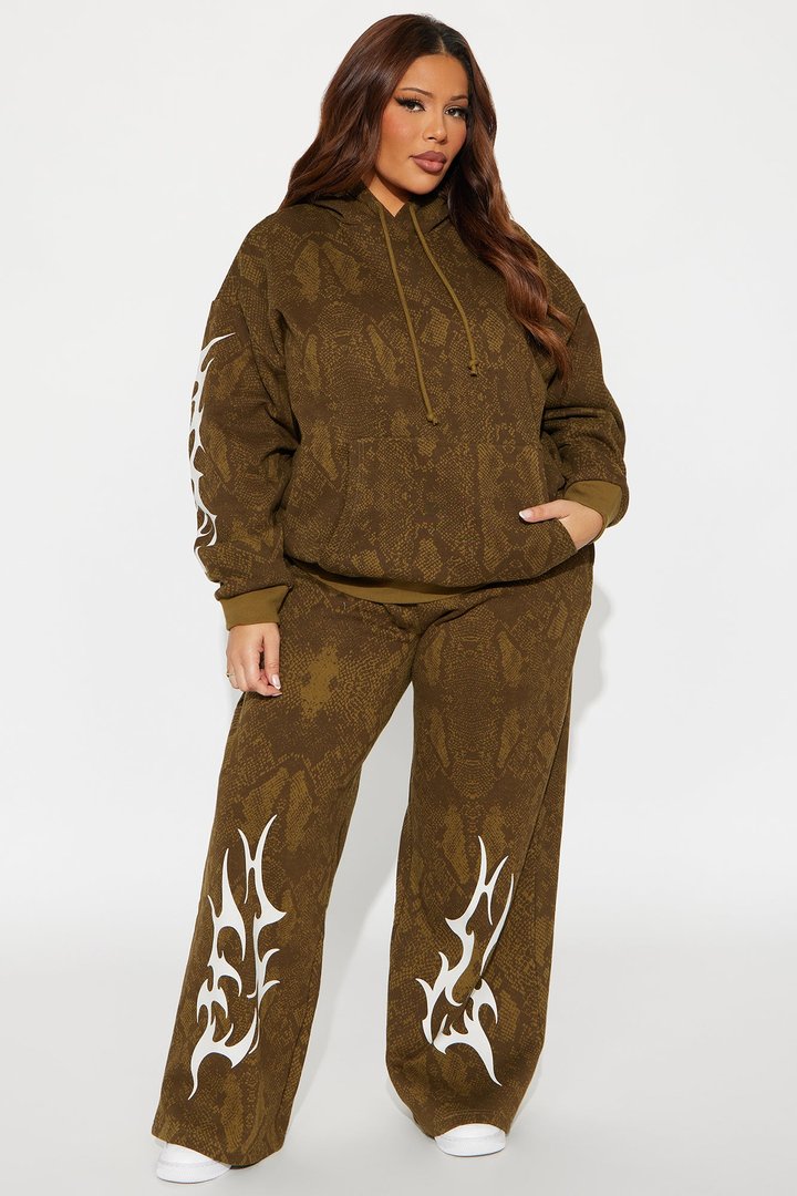 Synthia Snake Fleece Pant Set - Olive