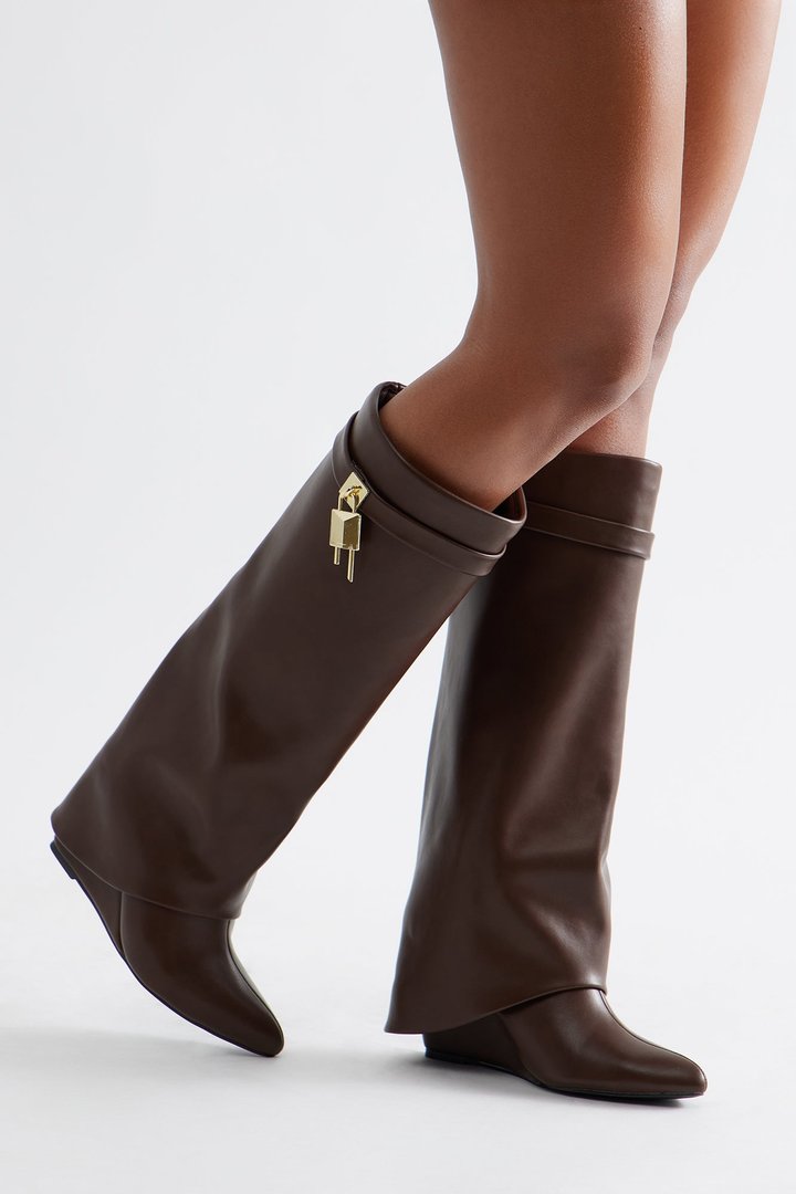 Big City Dreams Boots - Chocolate