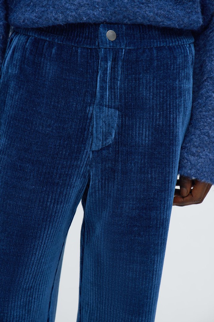 Straight Ashwood Cord Pant - Navy