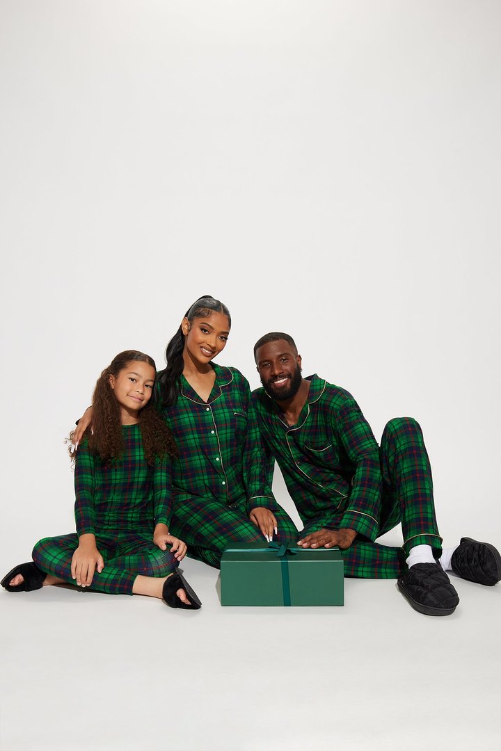 Mini Winter Getaway Matching Family Pant Set - Green/combo
