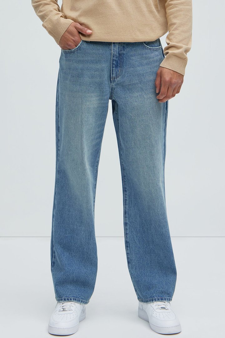 Classic Straight Fit Jeans - Medium Wash