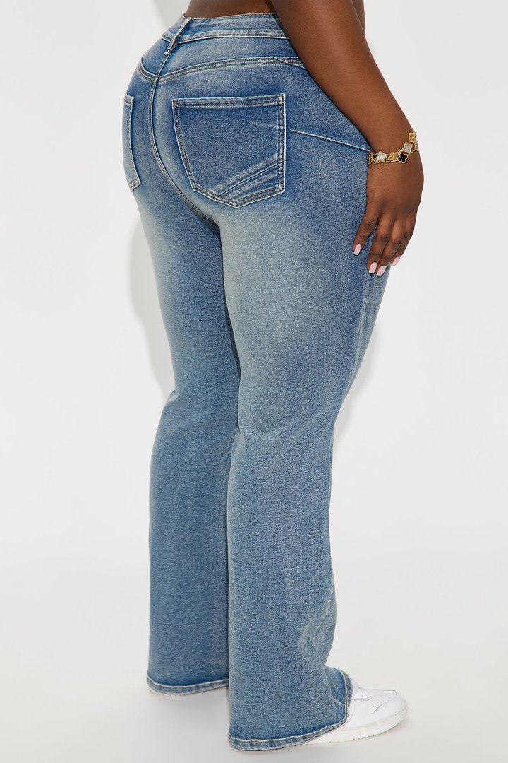 Petite Gemma Low Rise Sculpting Stretch Bootcut Jeans - Vintage Wash