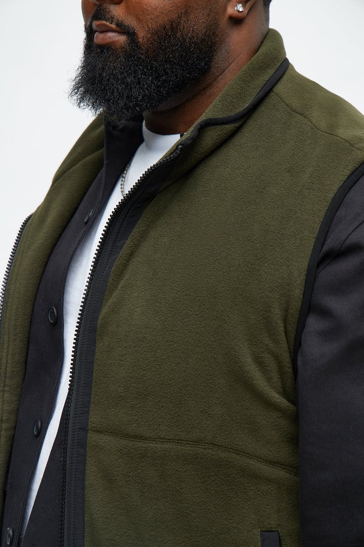 Ready To Go Contrast Trimmed Fleece Vest - Green