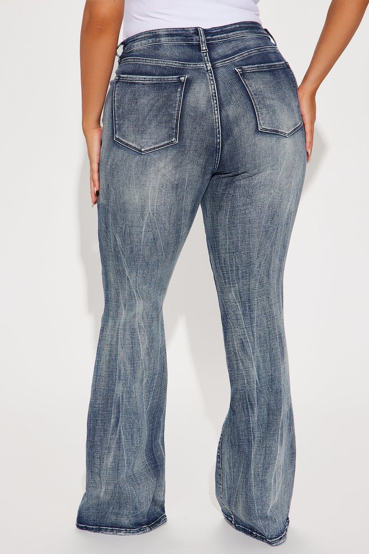 Tall Instant BBL Padded Stretch Sculpting Flare Jeans - Medium Wash
