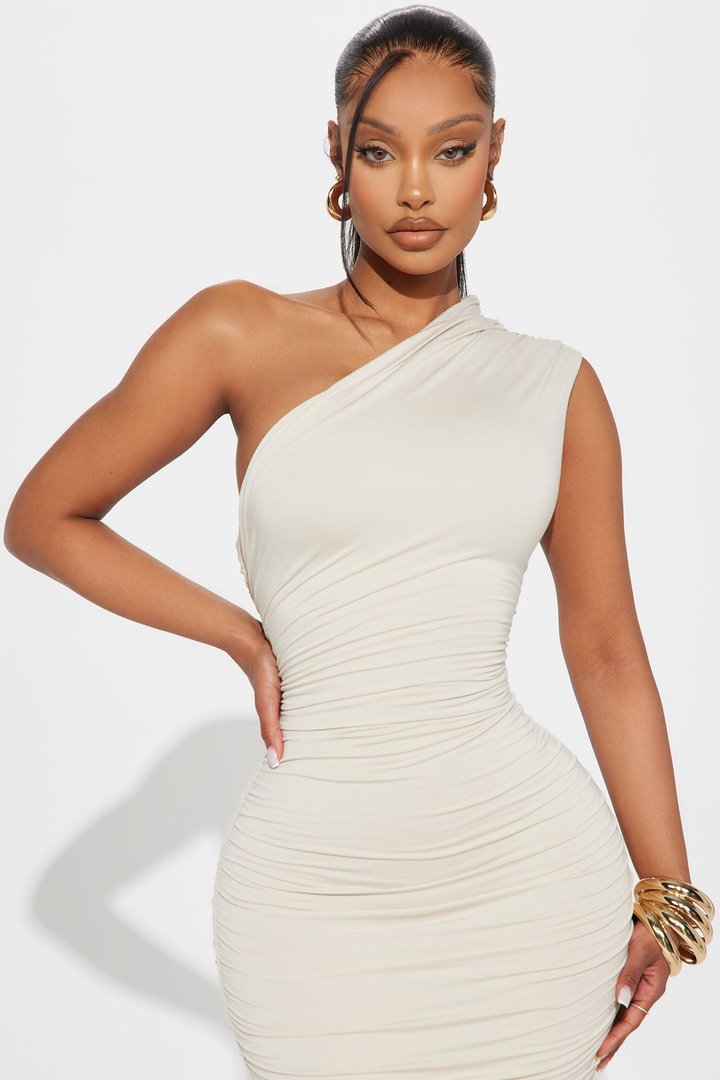 Perfect Frame Double Lined Ruched Midi Dress - Nude
