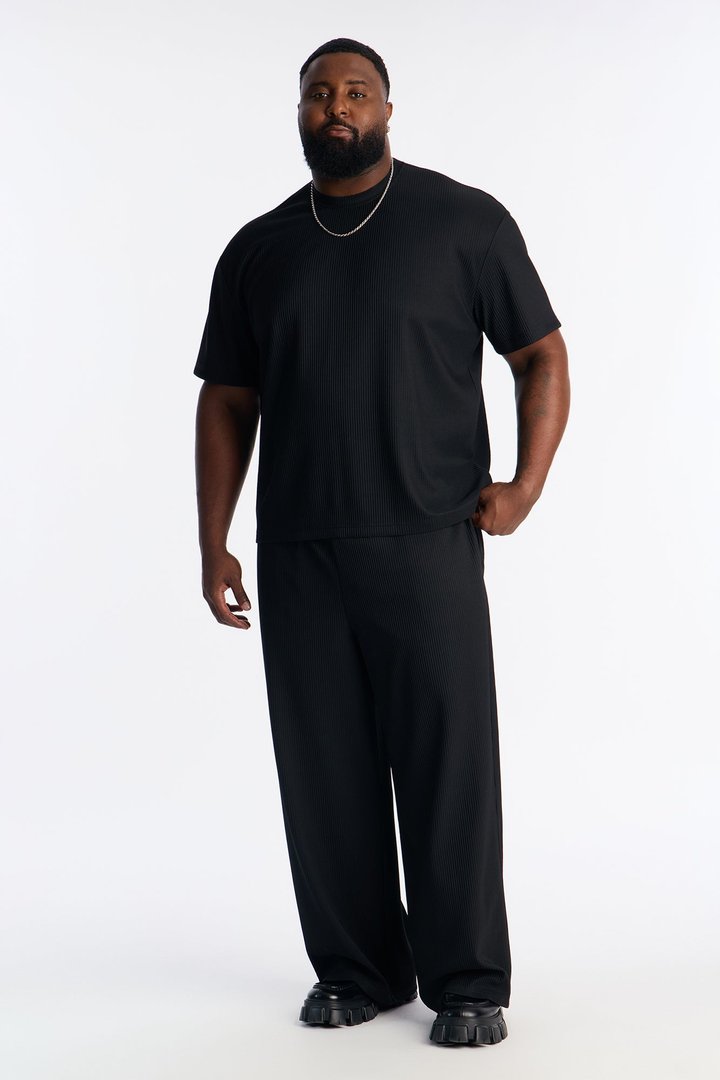 Show Up Relaxed Crewneck Tee - Black