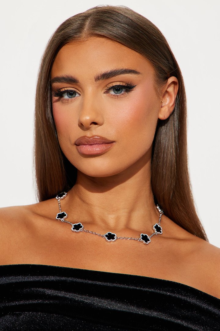Clover Bae Chain Necklace - Silver/Black
