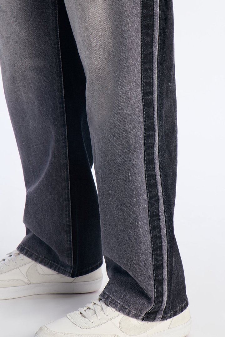 Straight Track Me Down Jean - Black/Grey