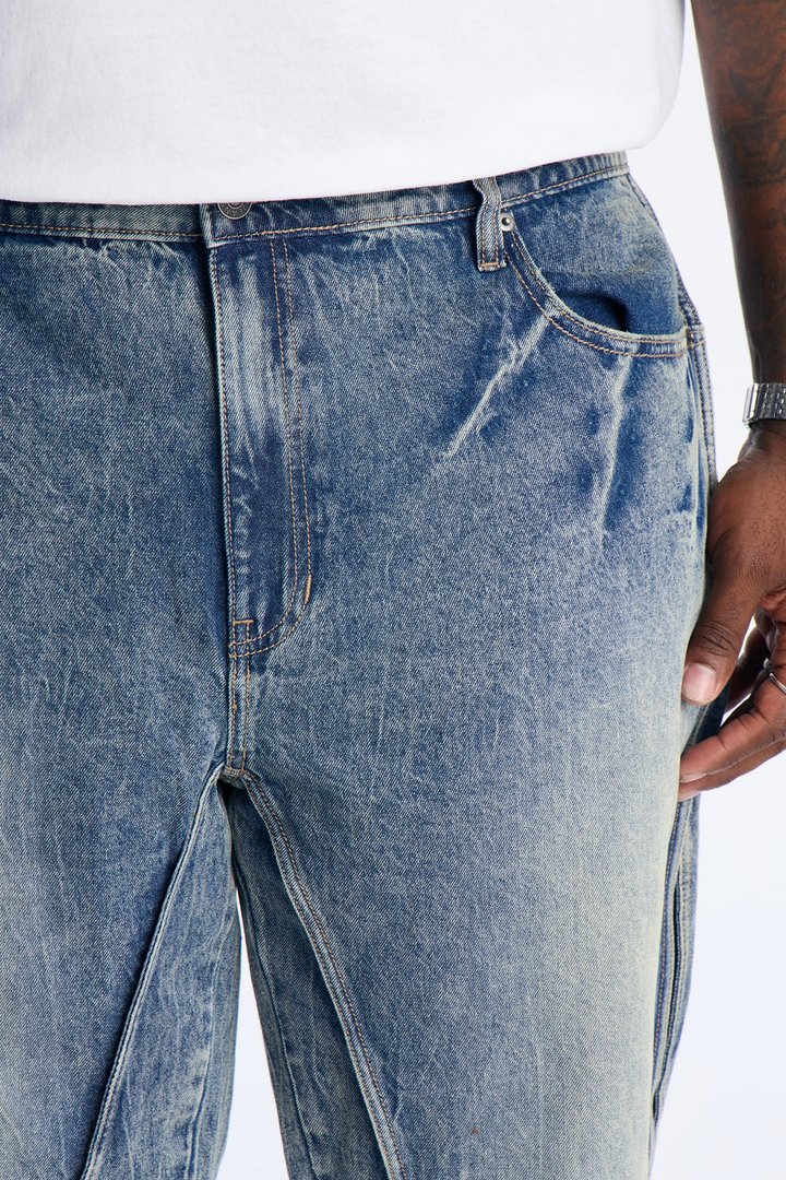 Straight Seams Down Jean - Medium Blue Wash