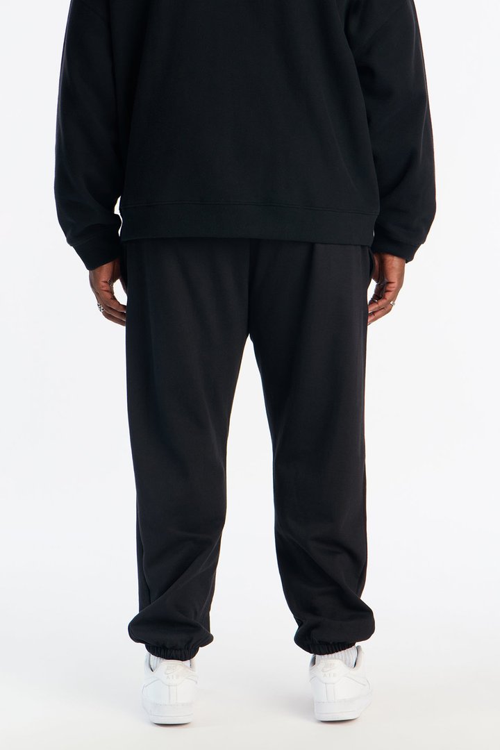 Greatness Reigns Sweatpants - Black