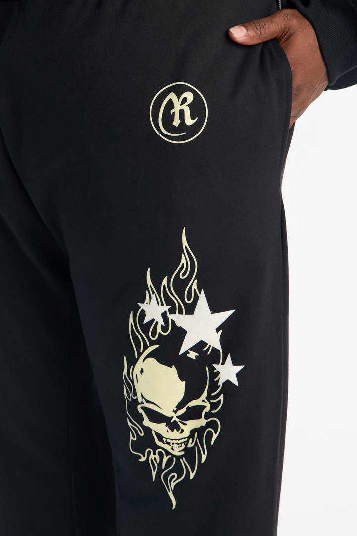 Greatness Reigns Sweatpants - Black