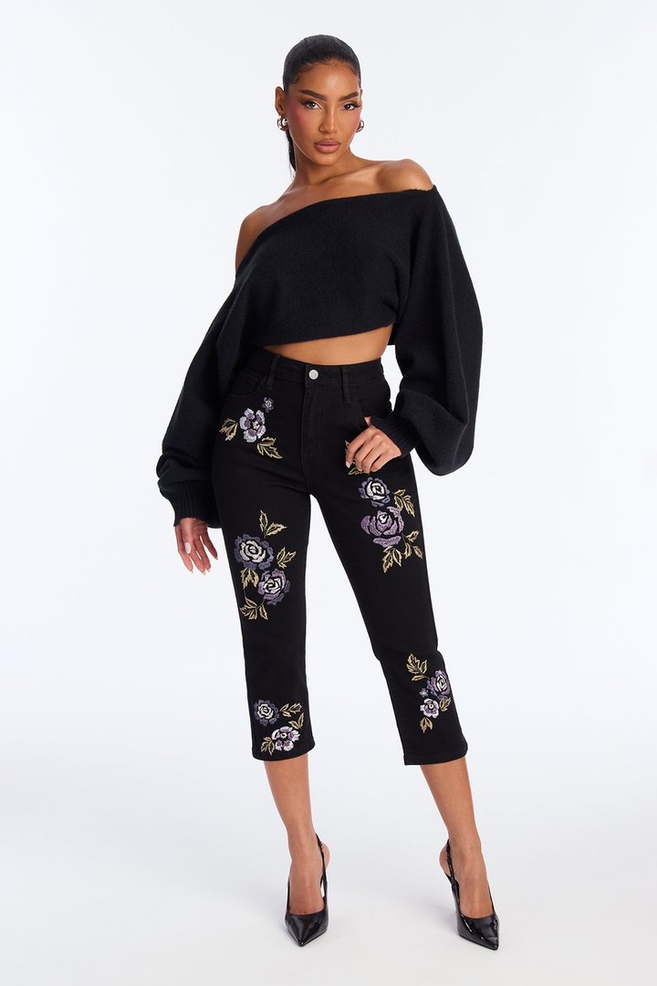 Plucking Petals Embroidered Skinny Capri Jeans - Black