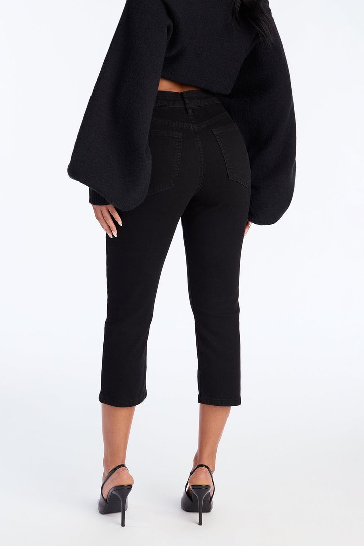 Plucking Petals Embroidered Skinny Capri Jeans - Black
