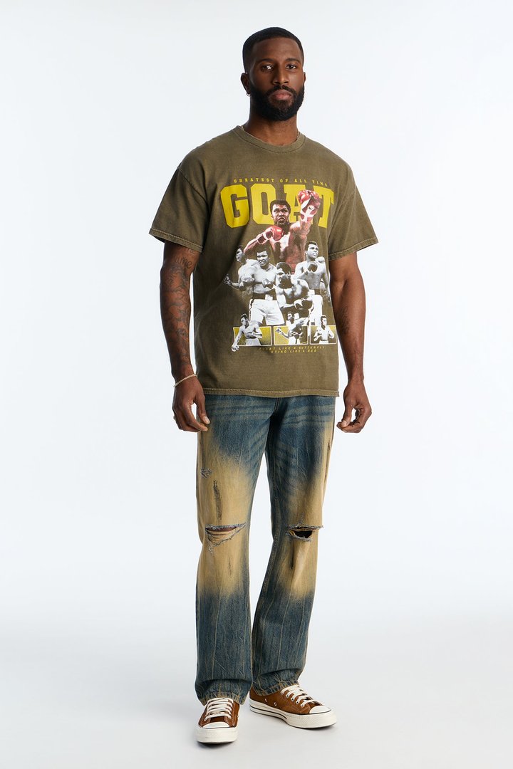 Straight Runoff Distressed Jean - Dark Wash