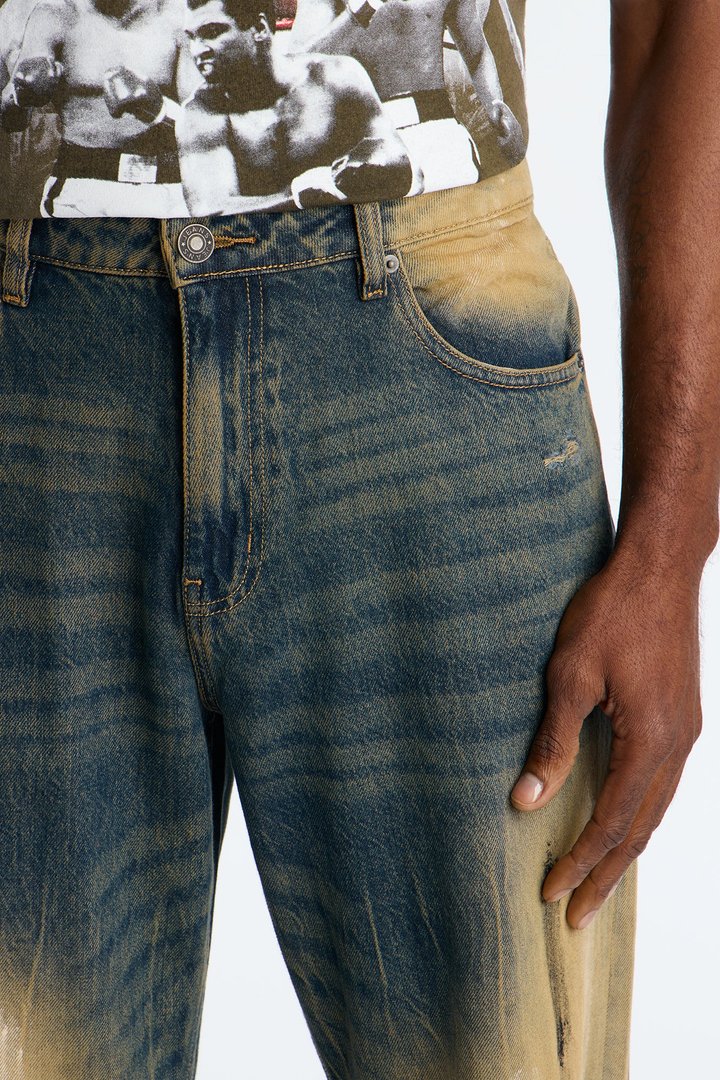 Straight Runoff Distressed Jean - Dark Wash