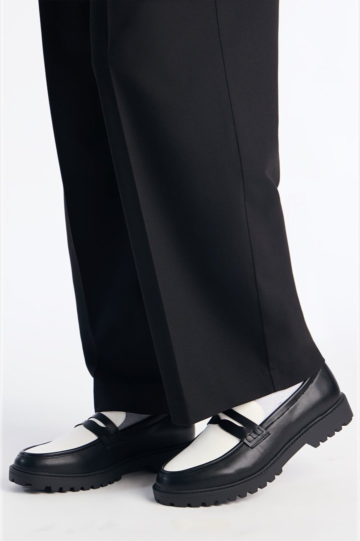Color Block Slip On Loafers - Black/White