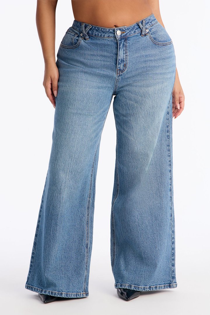 Sweetheart Stretch Wide Leg Jeans - Medium Wash