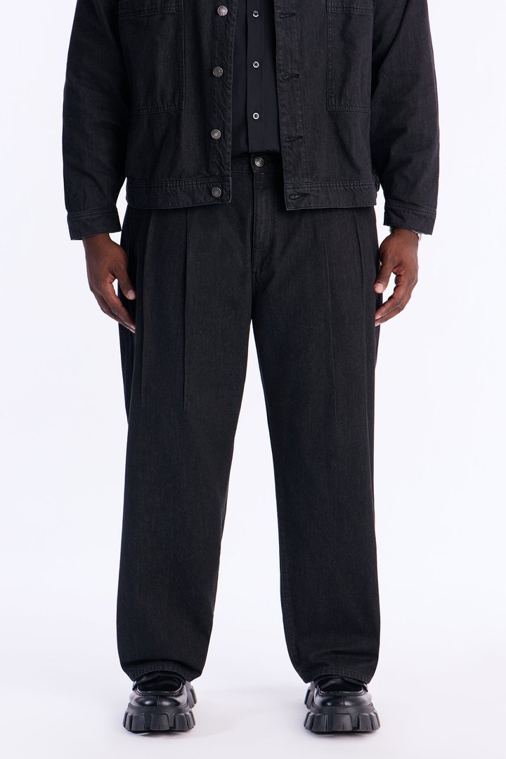Barrel Aime Pleated Jean - Black Wash