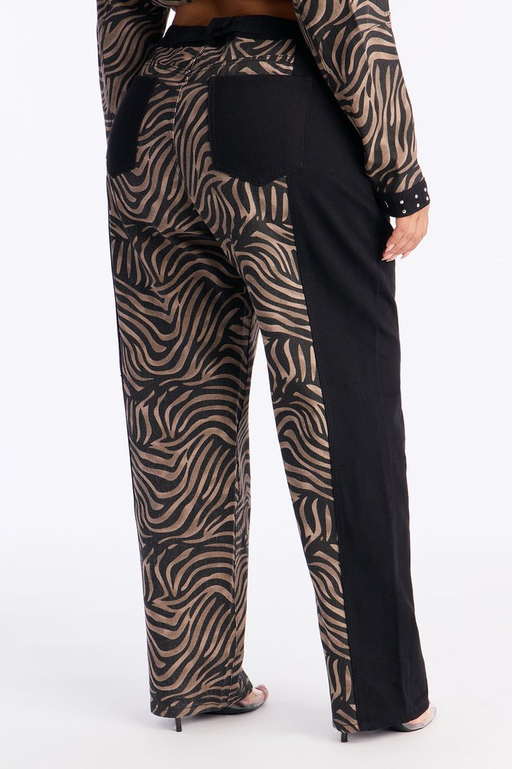 Roam Free Straight Leg Jeans - Black/combo