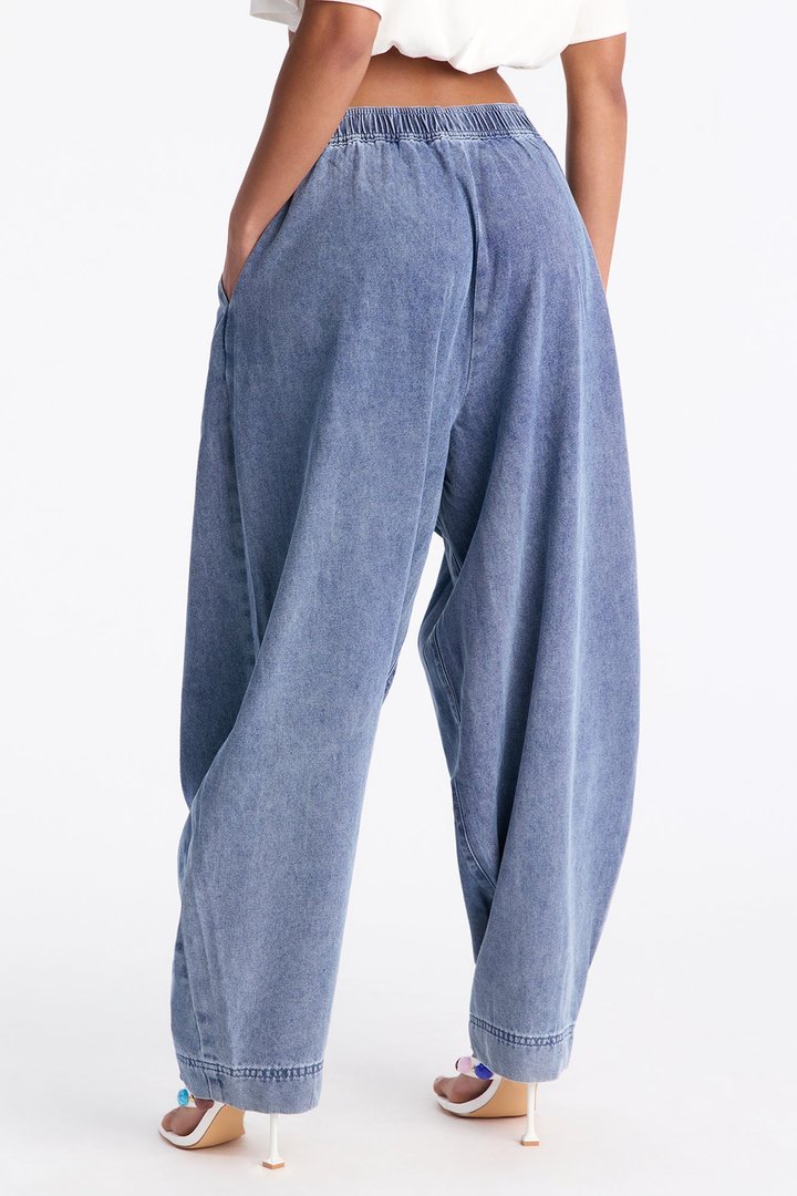 Keep Me Posted Jeans - Medium Wash