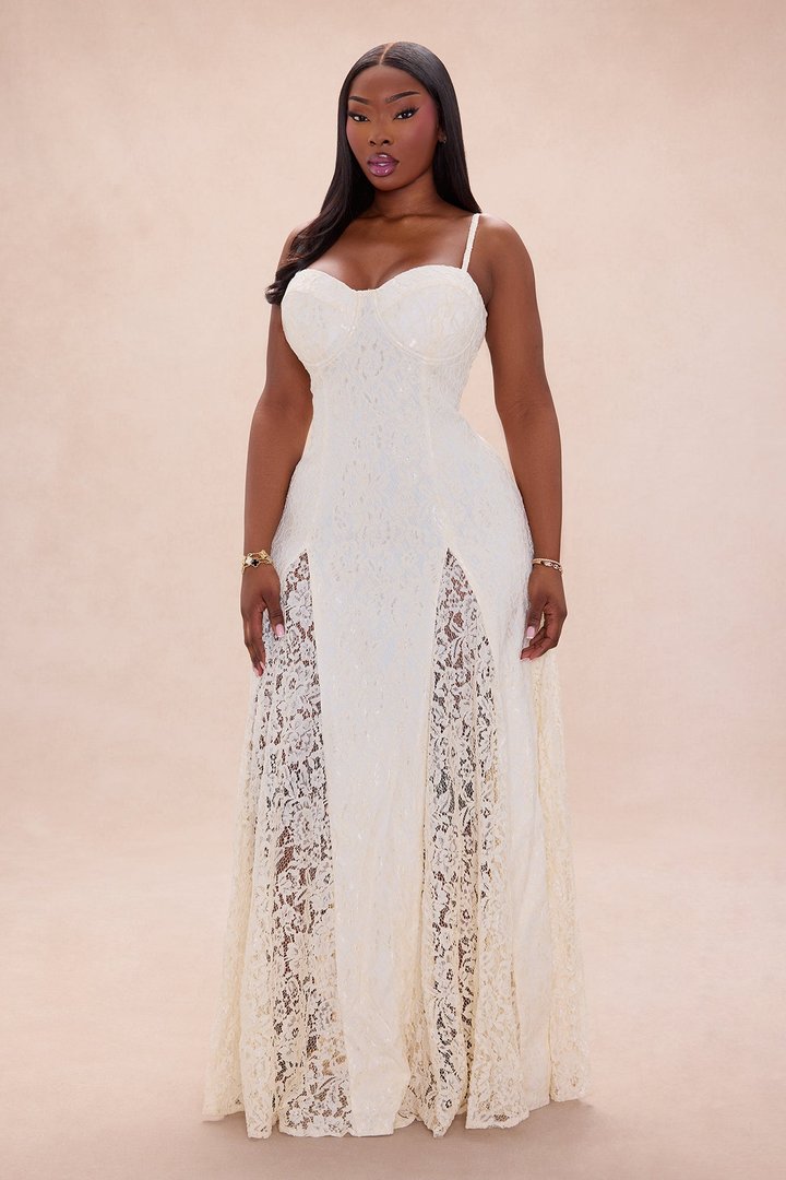 Reina Lace Gown - Cream