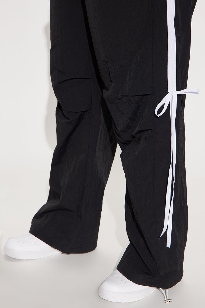 Taura Windbreaker Track Pant - Black