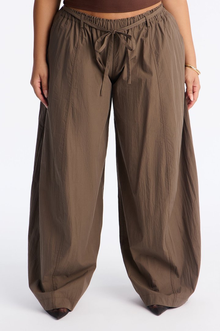 Rush Hour Tie Waist Windbreaker Pant 33″ - Chocolate