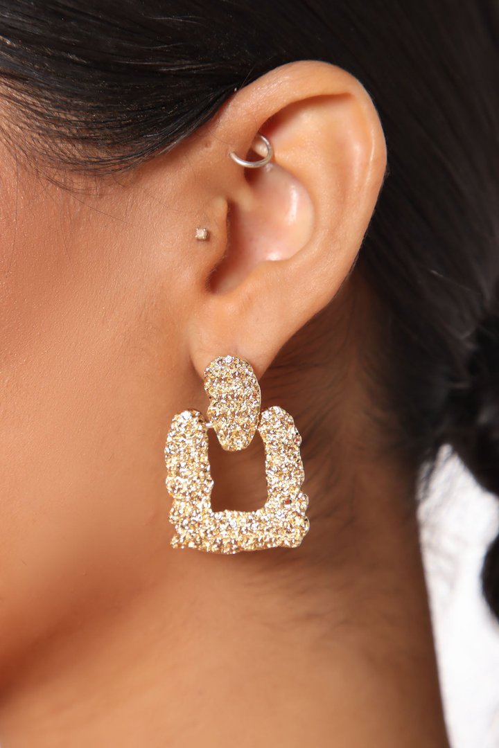 Show Off Drop Earrings - Gold