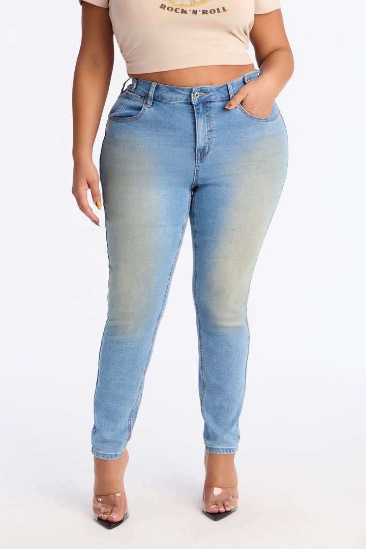 Siena Mid Rise Tinted Skinny Jeans - Light Wash