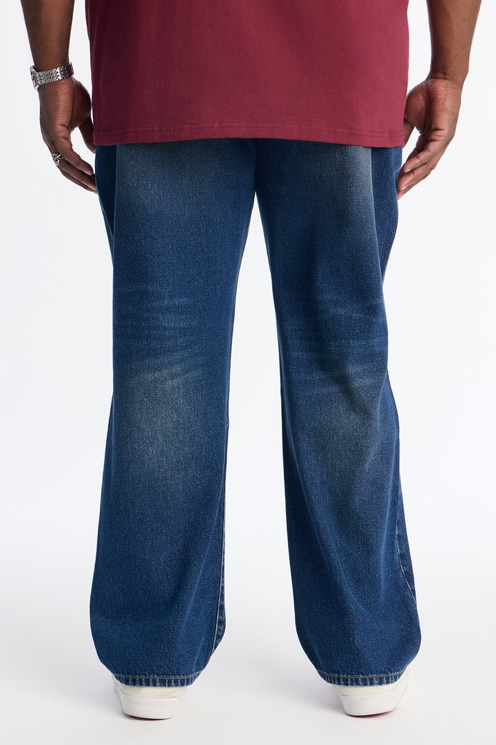 Classic Straight Fit Jeans - Dark Wash