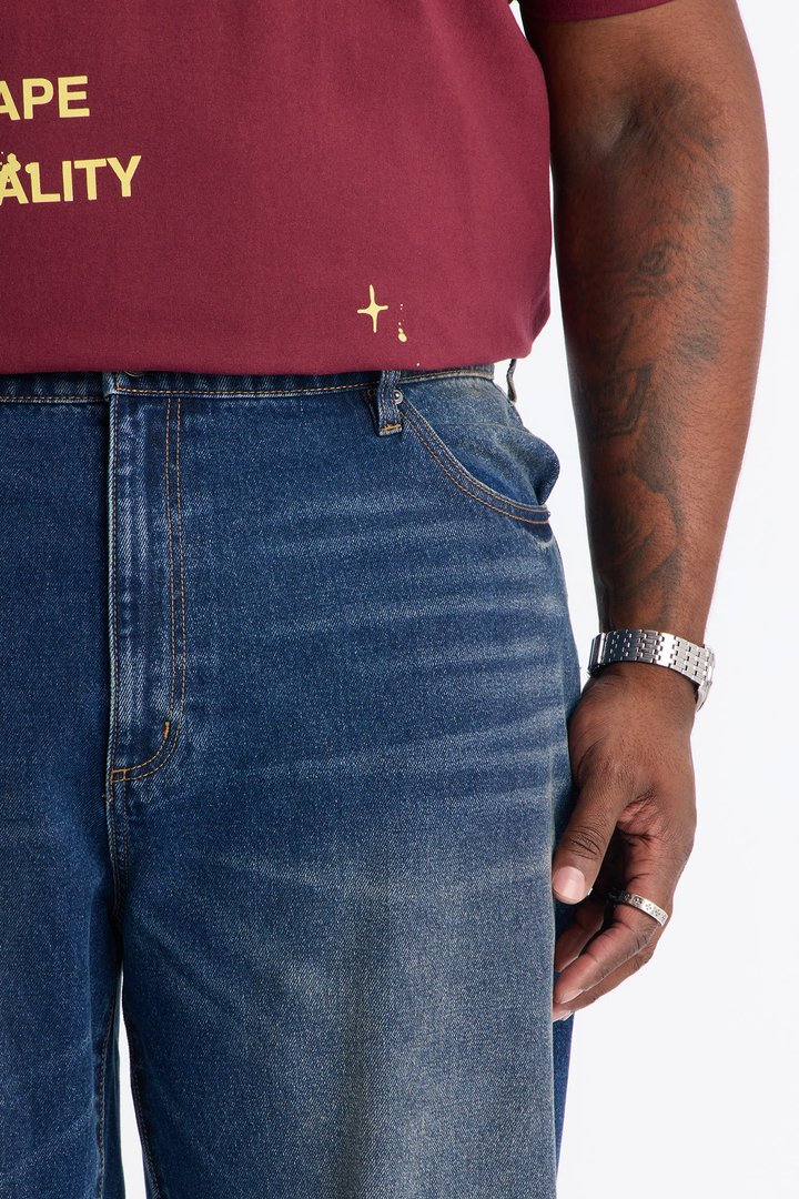 Classic Straight Fit Jeans - Dark Wash