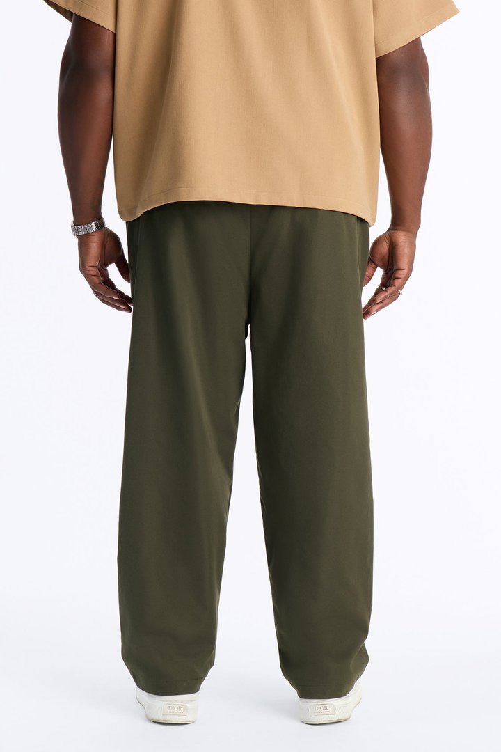 Nelson Pleated Hybrid Relaxed Pant - Olive