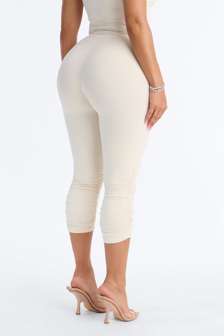 Second Skin Double Lined Ruched Low Rise Capri Legging - Bone