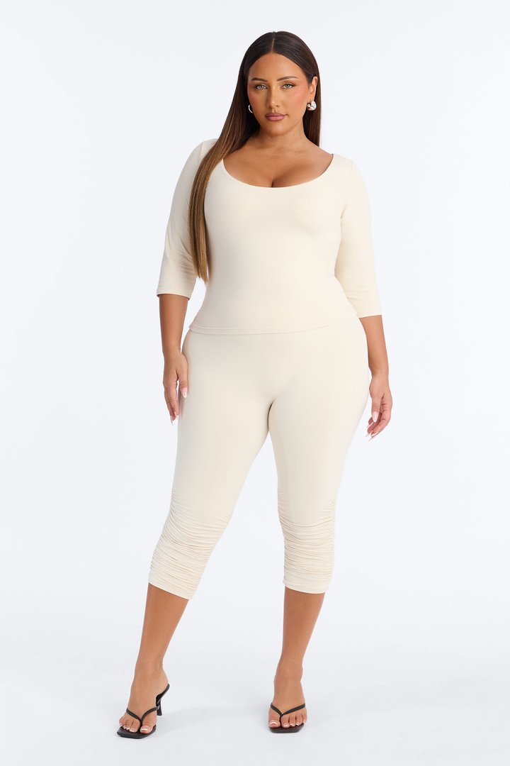 Second Skin Double Lined Ruched Low Rise Capri Legging - Bone