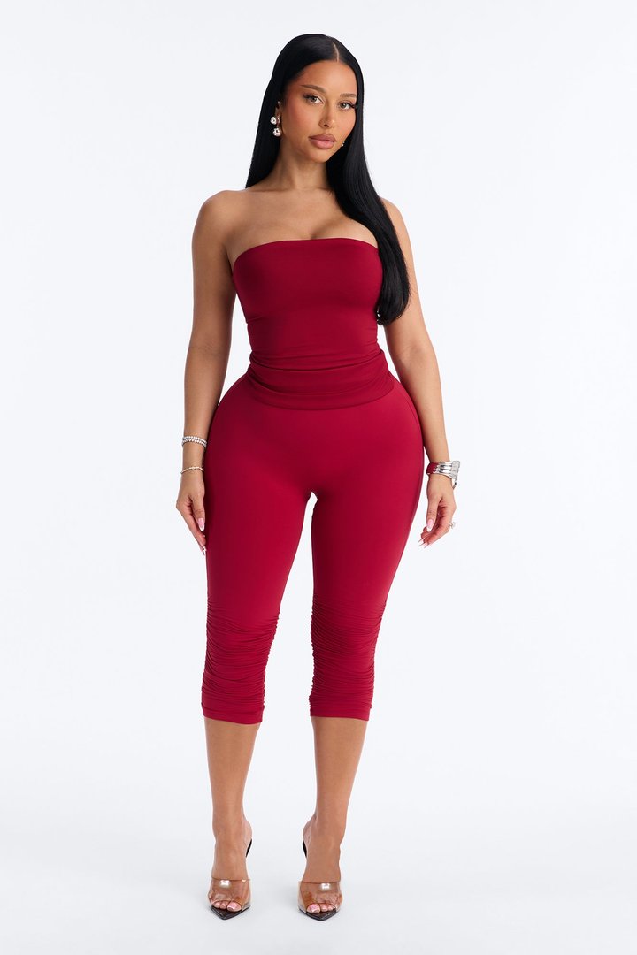 Second Skin Double Lined Ruched Low Rise Capri Legging - DarkRed