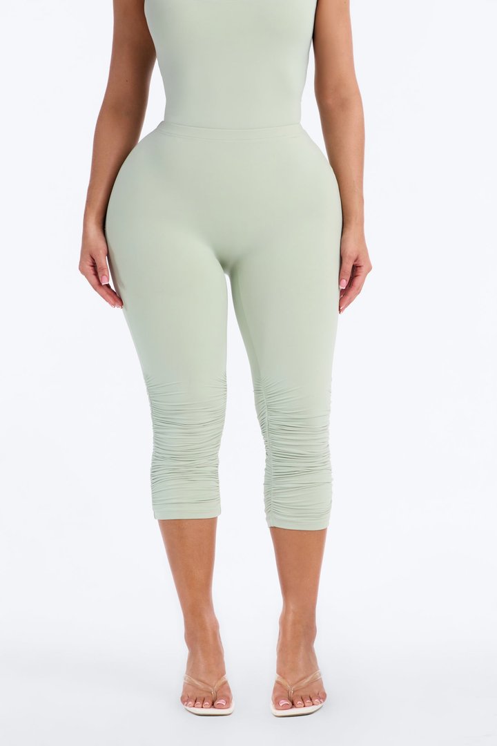 Second Skin Double Lined Ruched Low Rise Capri Legging - Mint