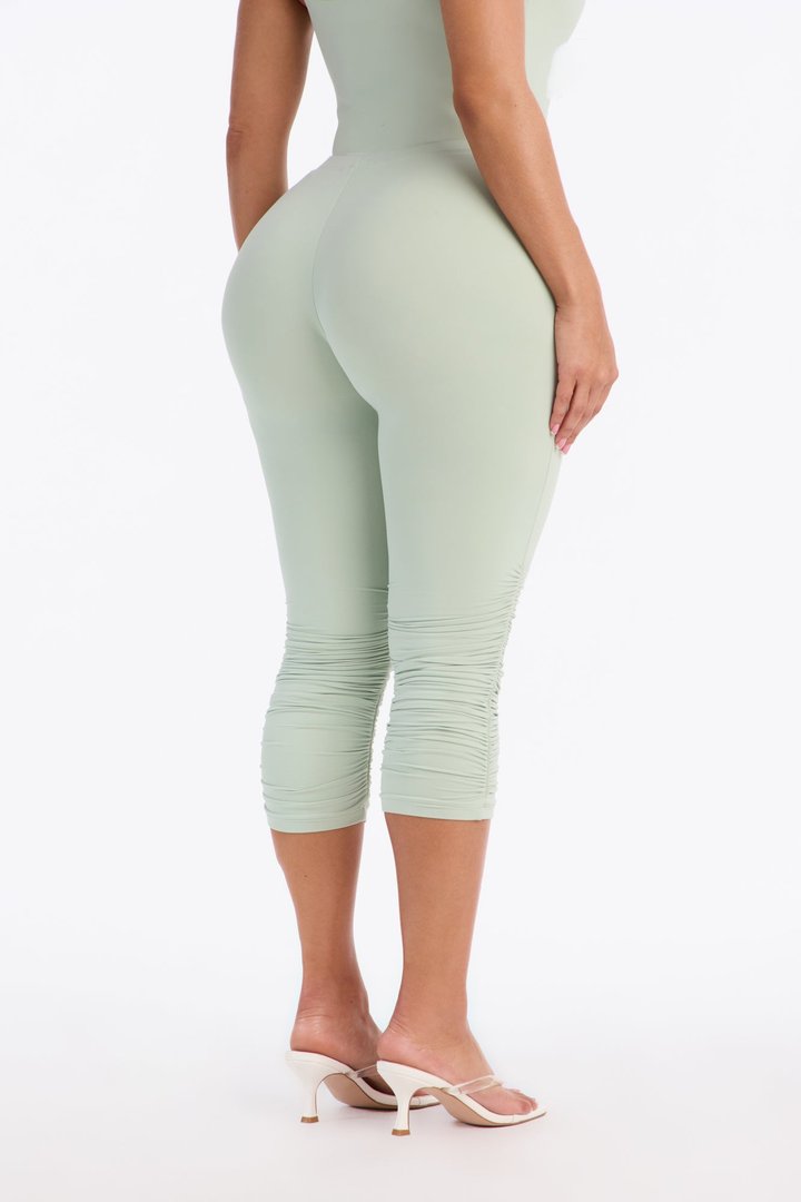 Second Skin Double Lined Ruched Low Rise Capri Legging - Mint